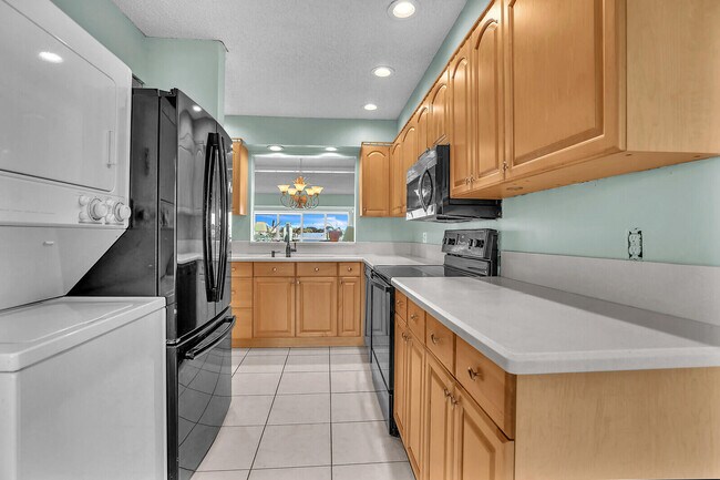 Building Photo - 5910 Via Delray Blvd