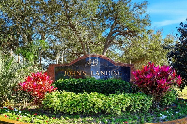 Building Photo - 705 Largovista Dr
