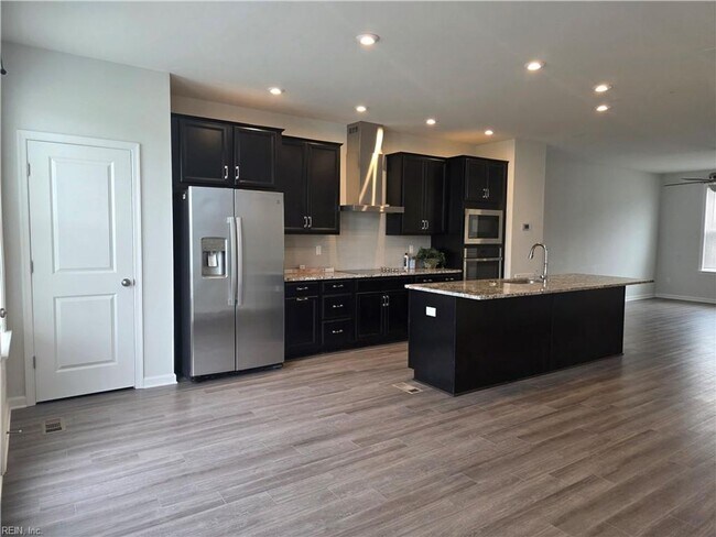 Building Photo - 412 Bulkhead Pl