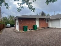 Building Photo - 3 bedroom in Golden with Garage!!!  **Move-In Special**