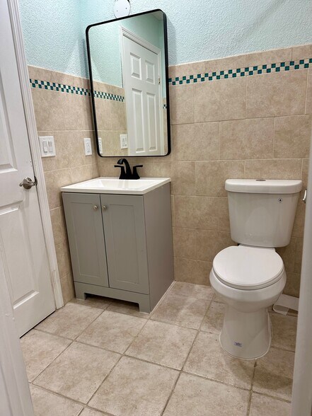 Building Photo - 10521 SW 158th Ct