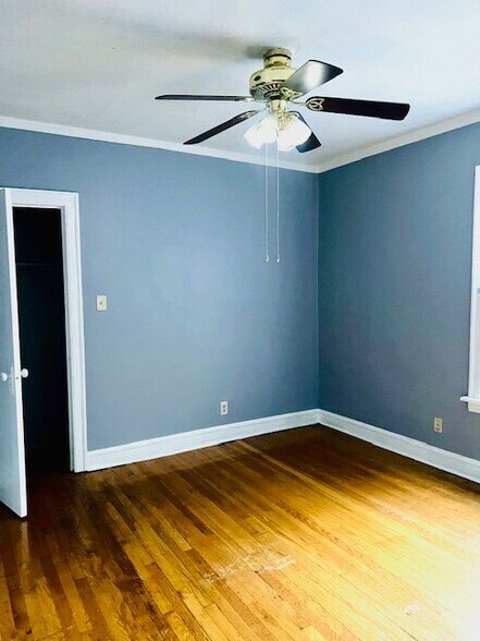 Building Photo - 7601 S Prairie Ave