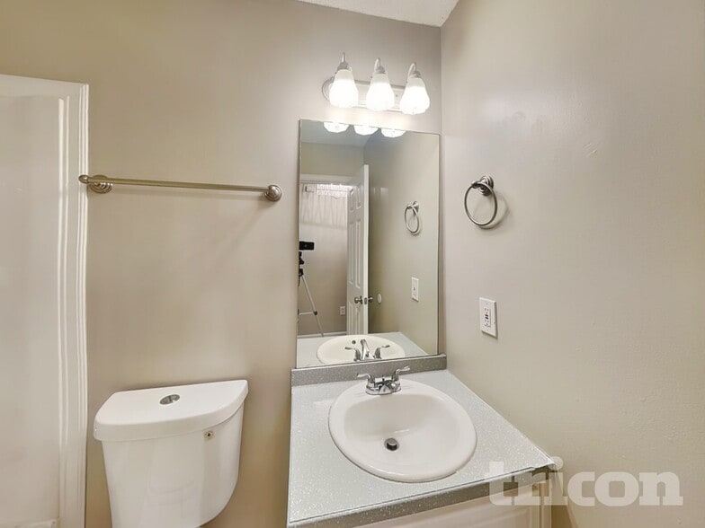 Building Photo - 1720 Ben King Rd