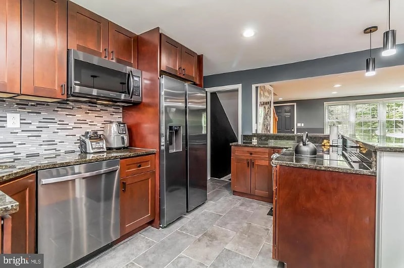 Building Photo - 1583 Doxbury Rd