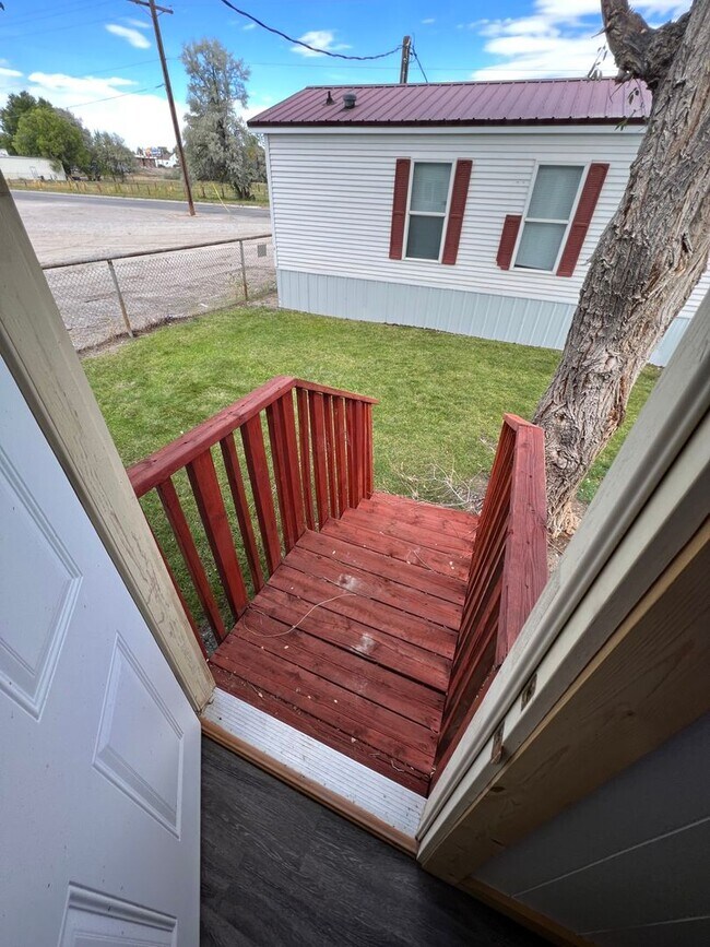 Building Photo - 2 Bedroom 1 Bath Updated Mobile Home in A ...