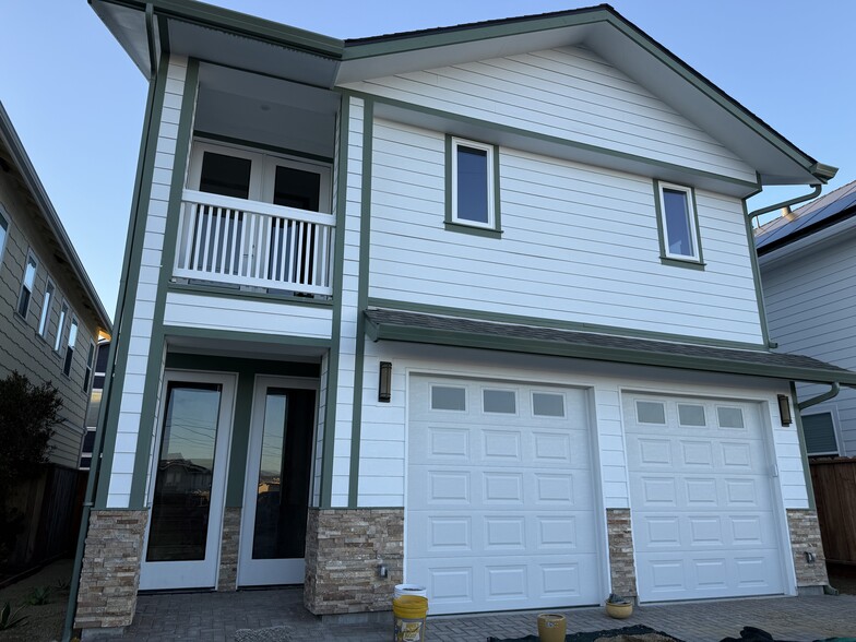 Building Photo - 1869 Ocean View Ave