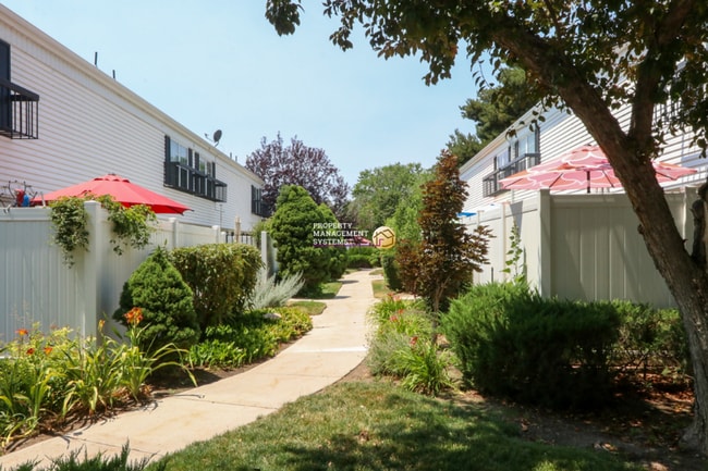 Building Photo - 601 E 4010 S