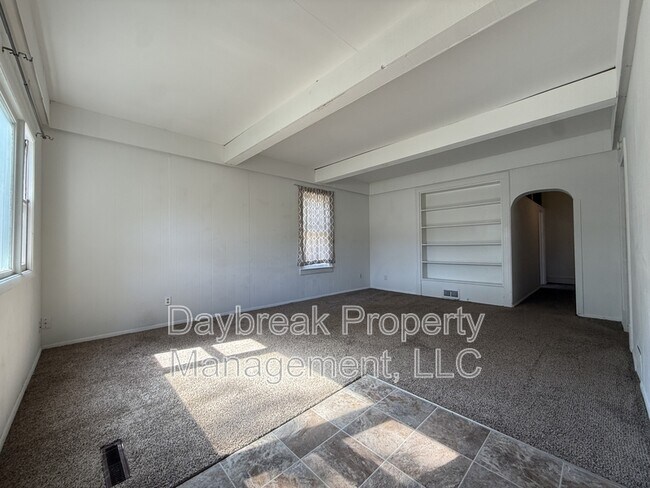Building Photo - 1228 10th St N