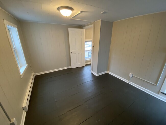 Building Photo - 119 Ann St