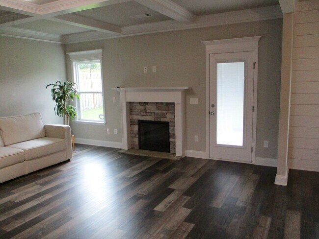 Building Photo - Beautiful Columbia County Home