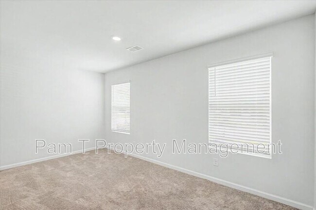 Building Photo - 140 Birch Cir