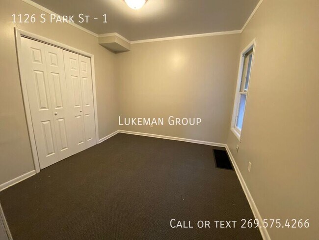 Building Photo - 1126 S Park St