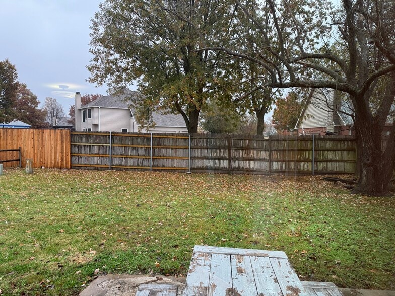 Building Photo - 7903 N 122nd East Ave