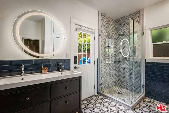 Building Photo - 201 S Ave 55