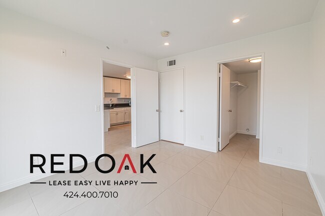 Building Photo - 3540 Fletcher Dr