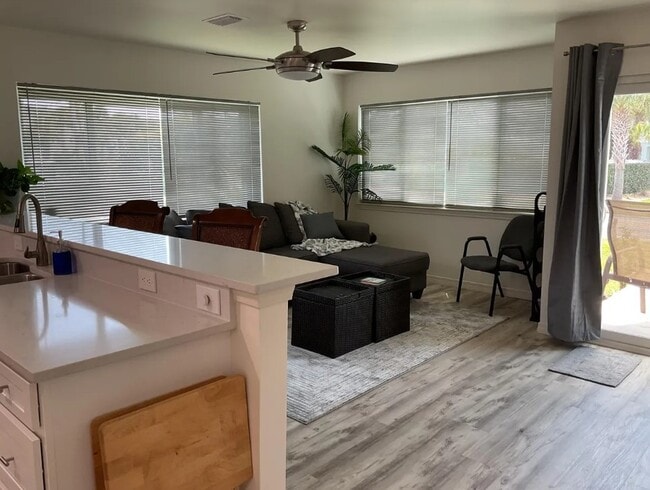 Building Photo - 485 Gulf Shore Dr