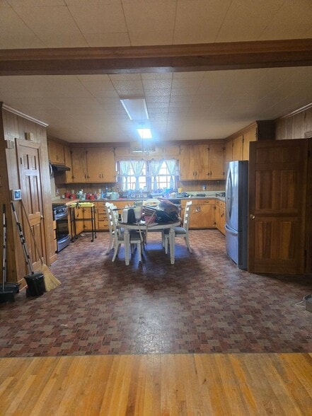 Building Photo - 1033 Skyline Dr