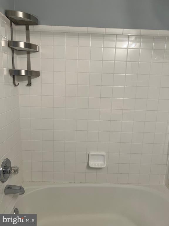 Building Photo - 5925 Kirkcaldy Ln