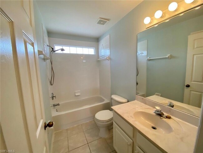 Building Photo - 74 Burnt Pine Dr