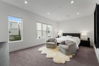 Building Photo - 5854 E Post Oak Ln