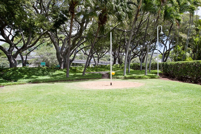 Building Photo - 1511 Nuuanu Ave