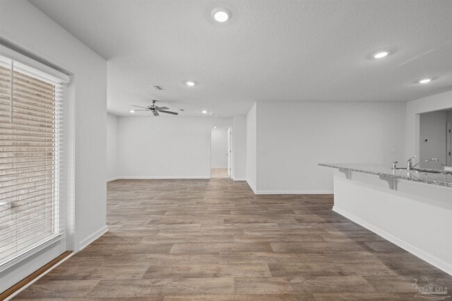 Building Photo - 7349 Lakeside Oak Ct