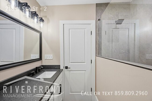 Building Photo - 218 W 5th St