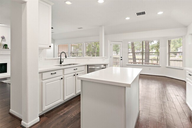 Building Photo - 99 S Wynnoak Cir
