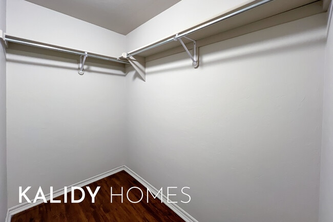 Building Photo - 2901 Cider Mill Ln