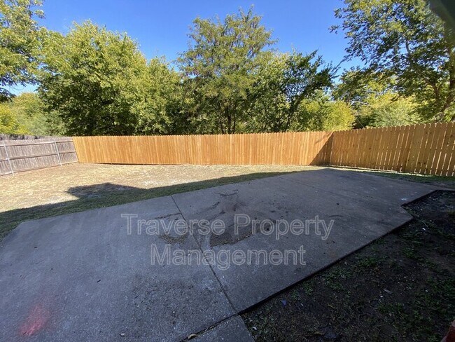 Building Photo - 903 Freshwood Ct