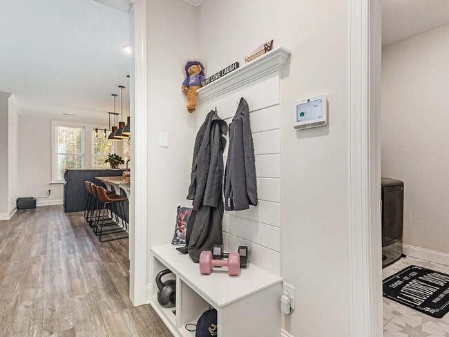 Building Photo - 300 W Amber Oak Dr