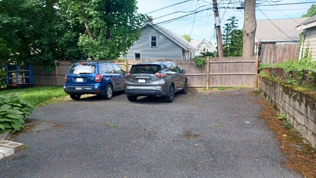 Building Photo - 60 Montvale St
