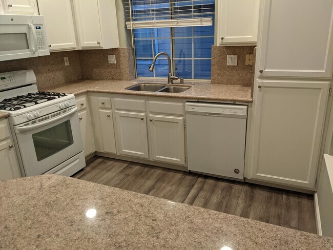 Building Photo - 5443 Andromeda Cir
