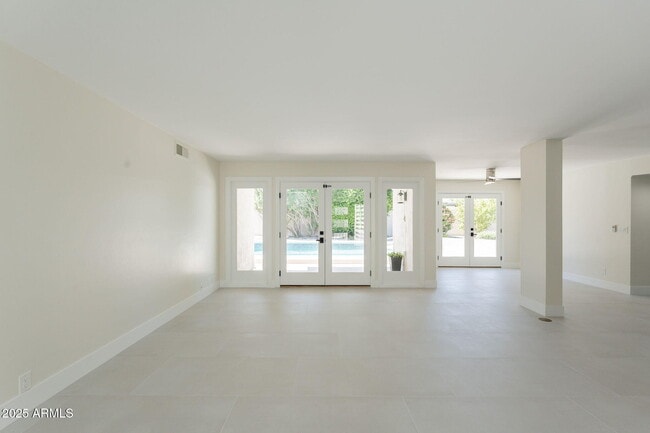 Building Photo - 8338 E San Rafael Dr