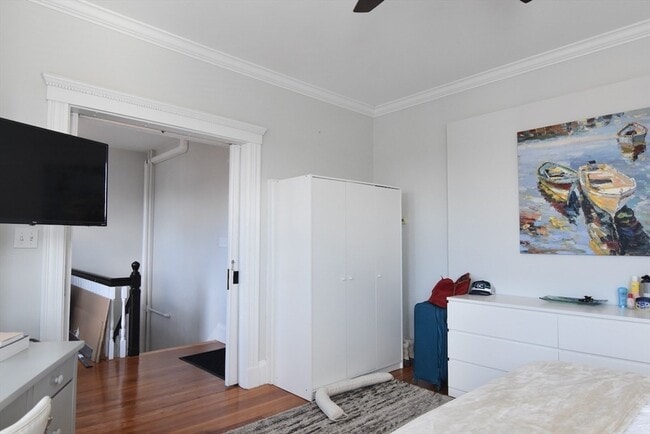 Building Photo - 14 Castlerock St