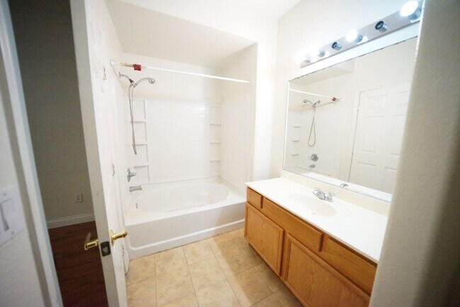 Building Photo - NO SHOWINGS until 5/1/2026