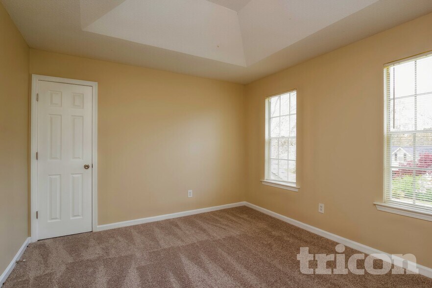 Building Photo - 2198 Colony Dr