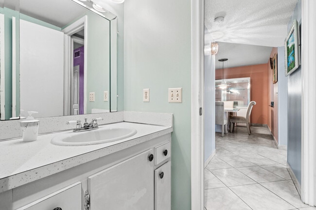 Building Photo - 250 NE 20th St