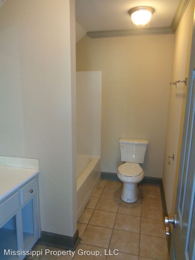 Building Photo - 3 br, 3 bath House - 101 Mondrian Place