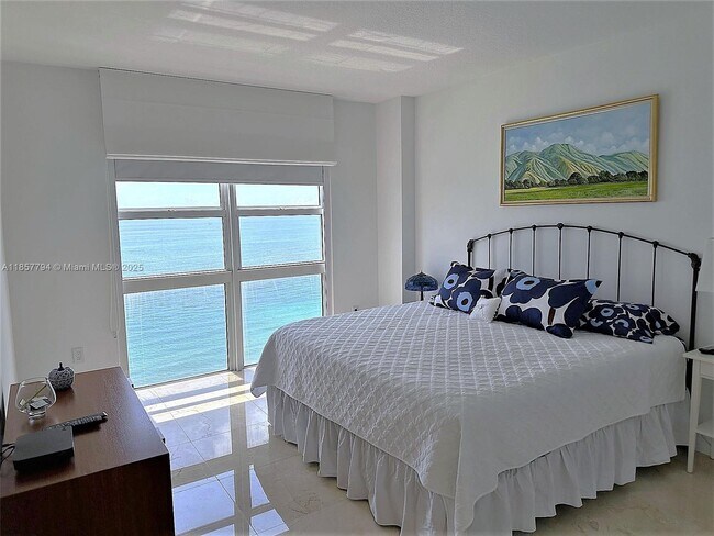 Building Photo - 2080 S Ocean Dr