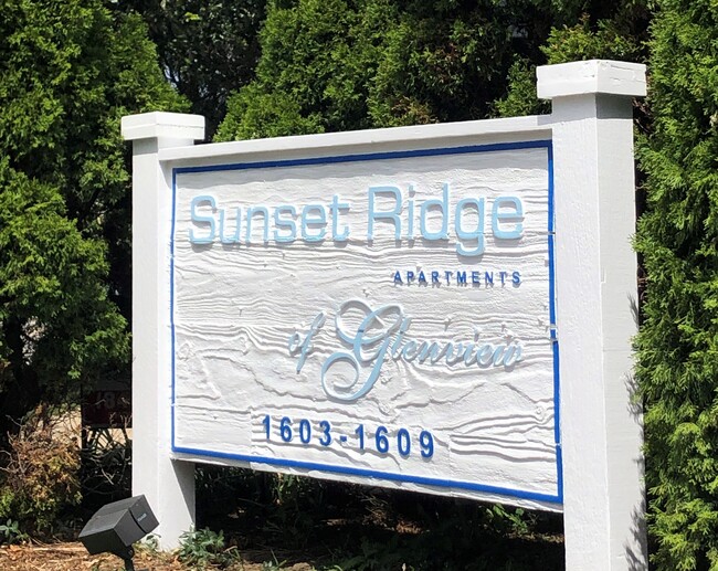 Building Photo - Sunset Ridge Apartments of Glenview