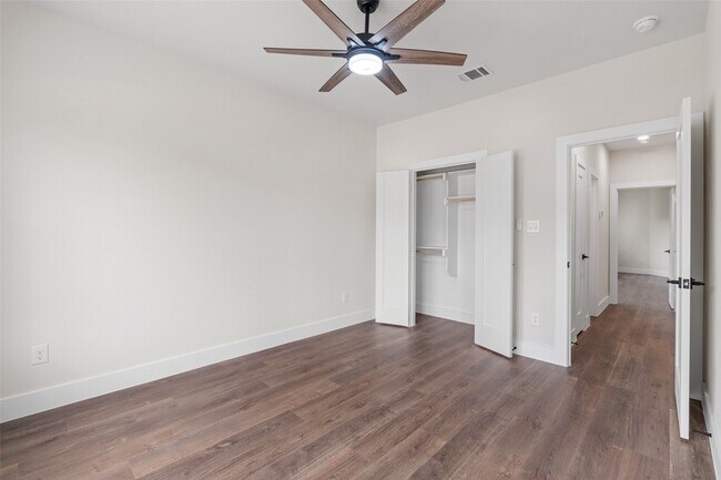 Building Photo - 5702 Barkridge Dr