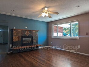 Building Photo - 305 Cottonwood Ct