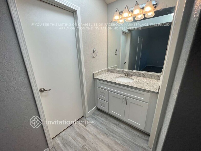 Building Photo - 9453 Cobblecrest Dr