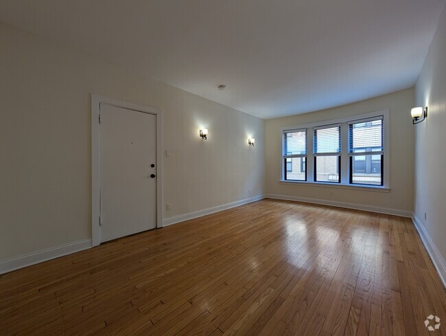 Building Photo - 4032 N Ashland Ave