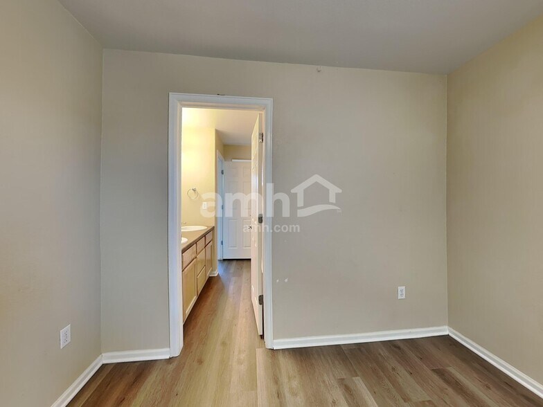 Building Photo - 11791 Lewiston St