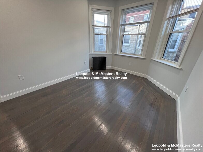 Building Photo - 105 Jersey St