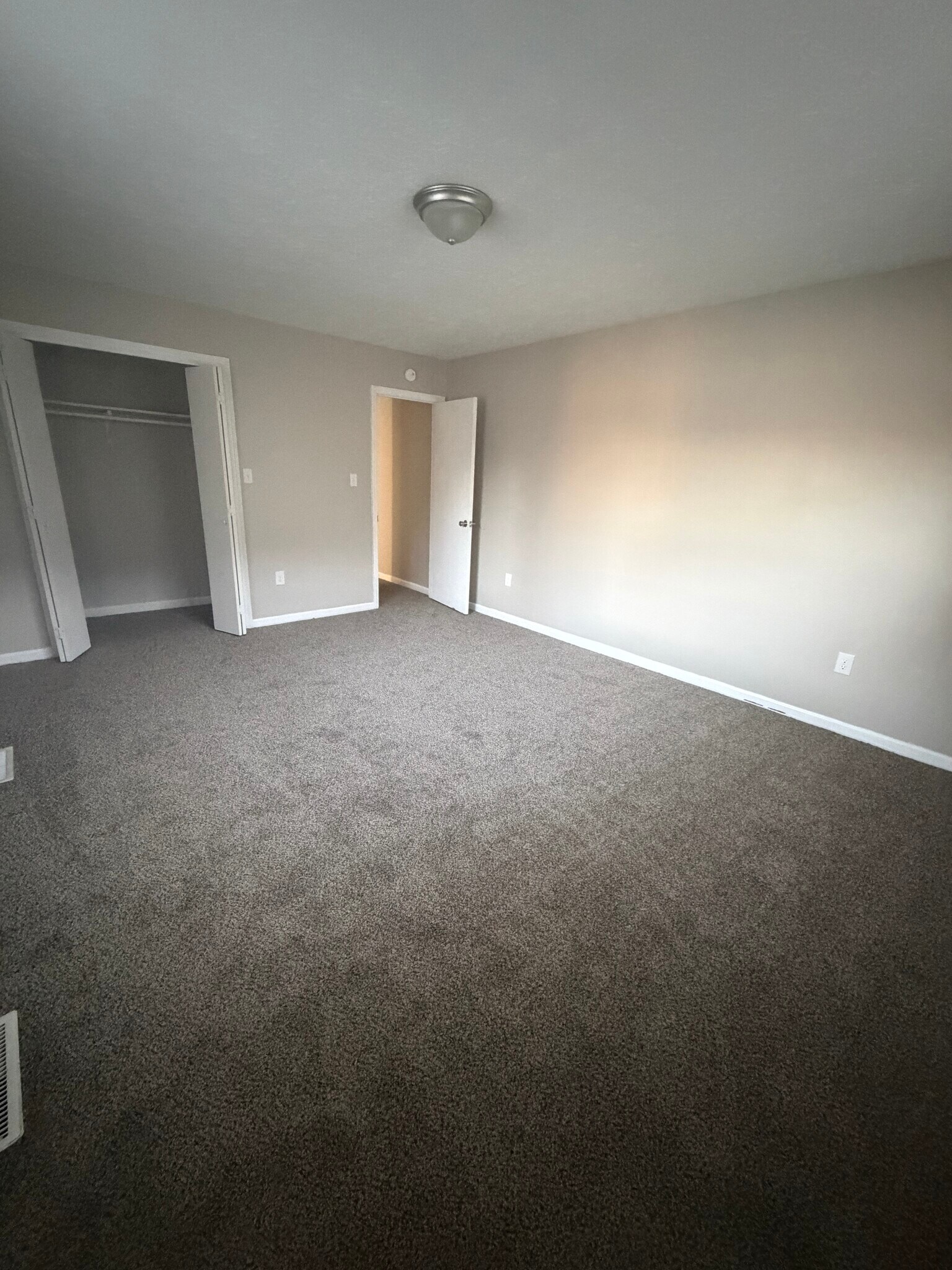 Main Bed looking towards the door - 3231 Island Rd