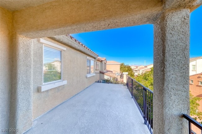 Building Photo - 6534 Ditmars St