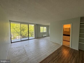 Building Photo - 2059 Huntington Ave